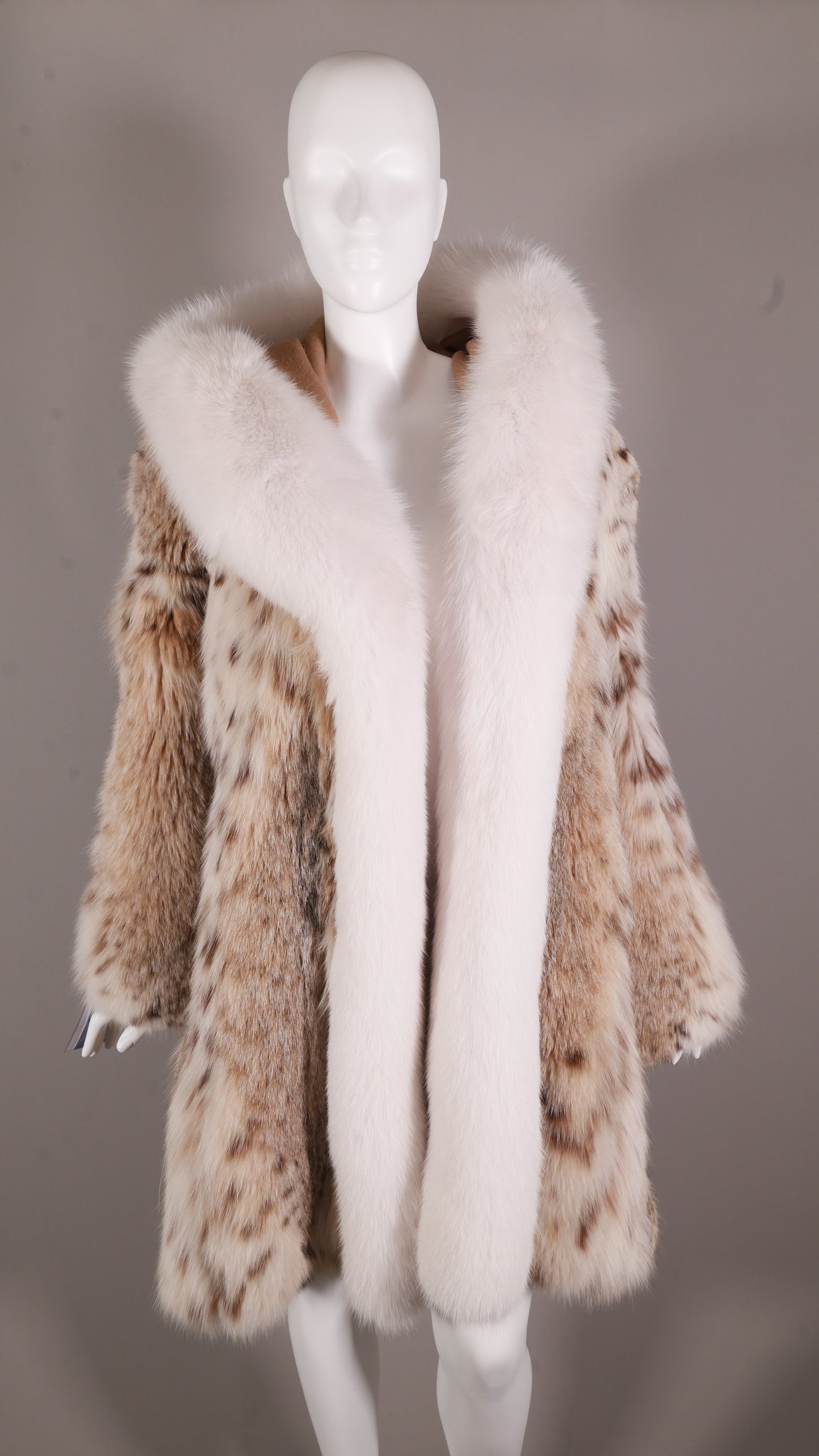 The Canadian Lynx & White Fox Stroller